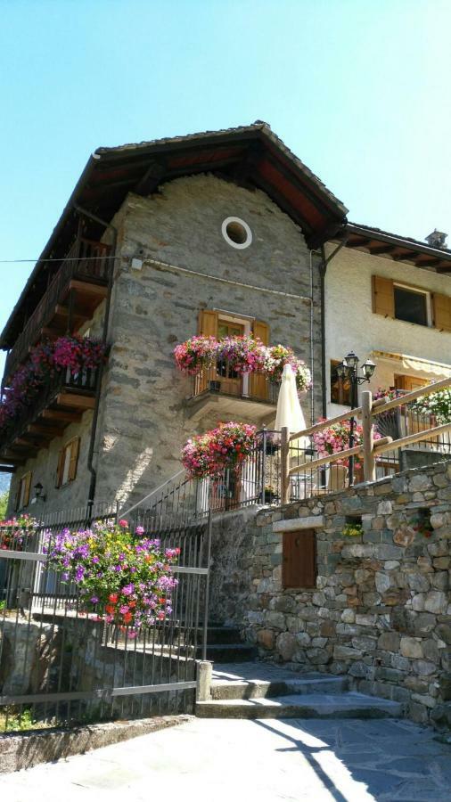 Lillianes B&B Maison Vallomy المظهر الخارجي الصورة